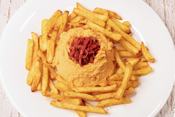 Fries with hummus